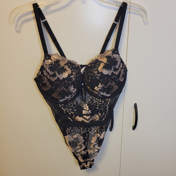 Auden Other - Auden lacy nightie